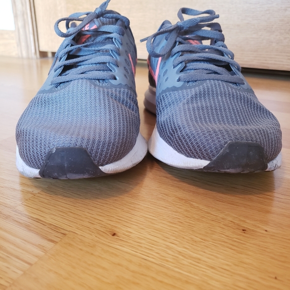 Nike Running Shoes - Picture 2 of 11